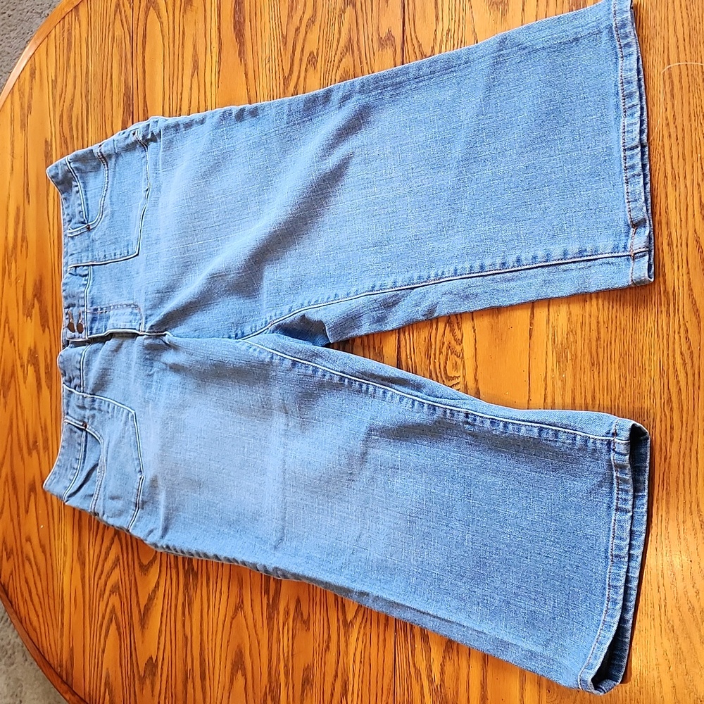 Venezia By Lane Bryant Crop Jean